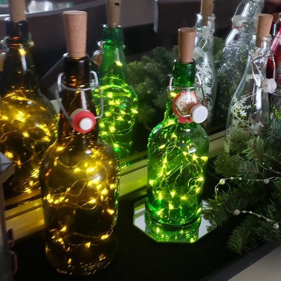 Vintage Ginger Beer green bottle with fitted string lights - Picture 2 of 5